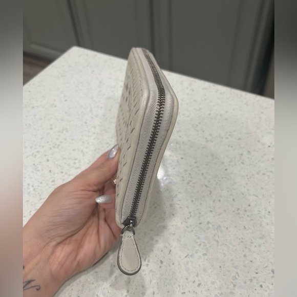 Bottega Veneta Butterfly Intrecciato Nappa Ayer’s Zippy Wallet - Picture 7 of 8